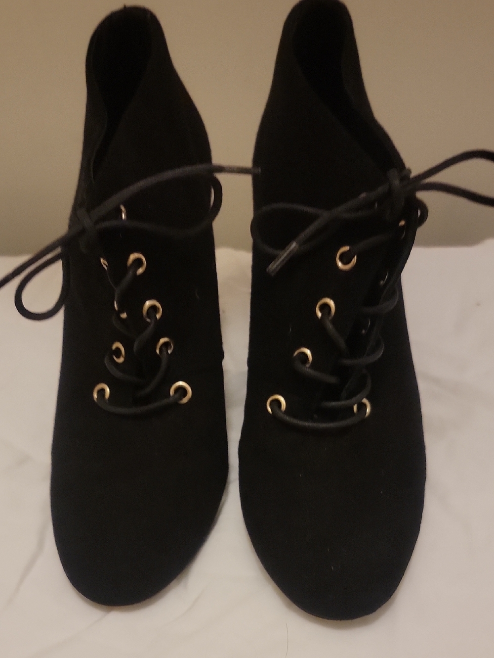 Diane Von Furstenberg Black Lace-Up Suede Ankle Boots w Gold Eyelets - Dustbag